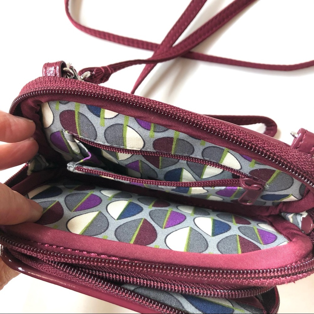 Vera Bradley Bordeaux Crossbody/Wristlet EUC - Picture 9 of 9